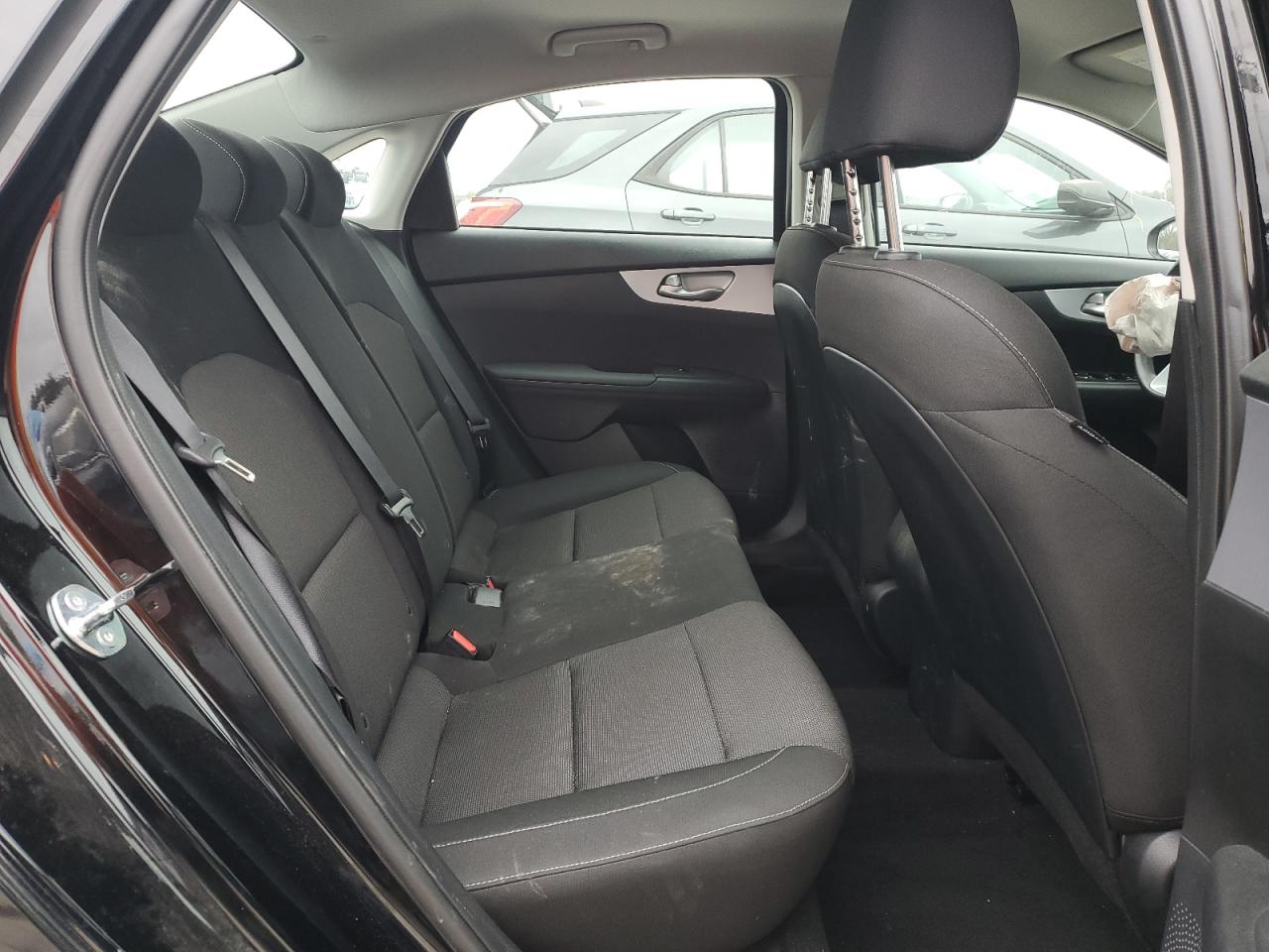 2024 Kia Forte - Image 11