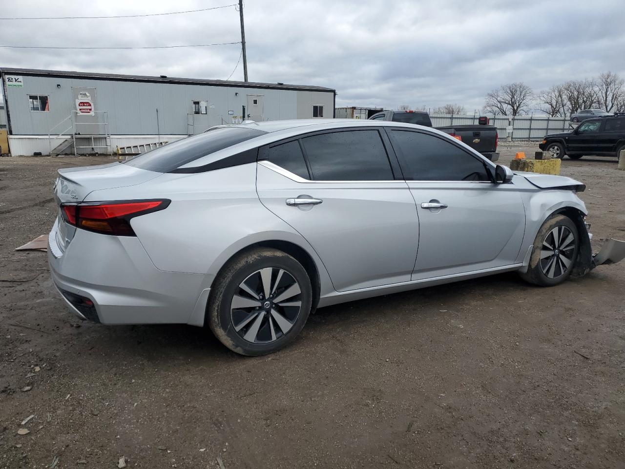 2021 Nissan Altima - Image 3