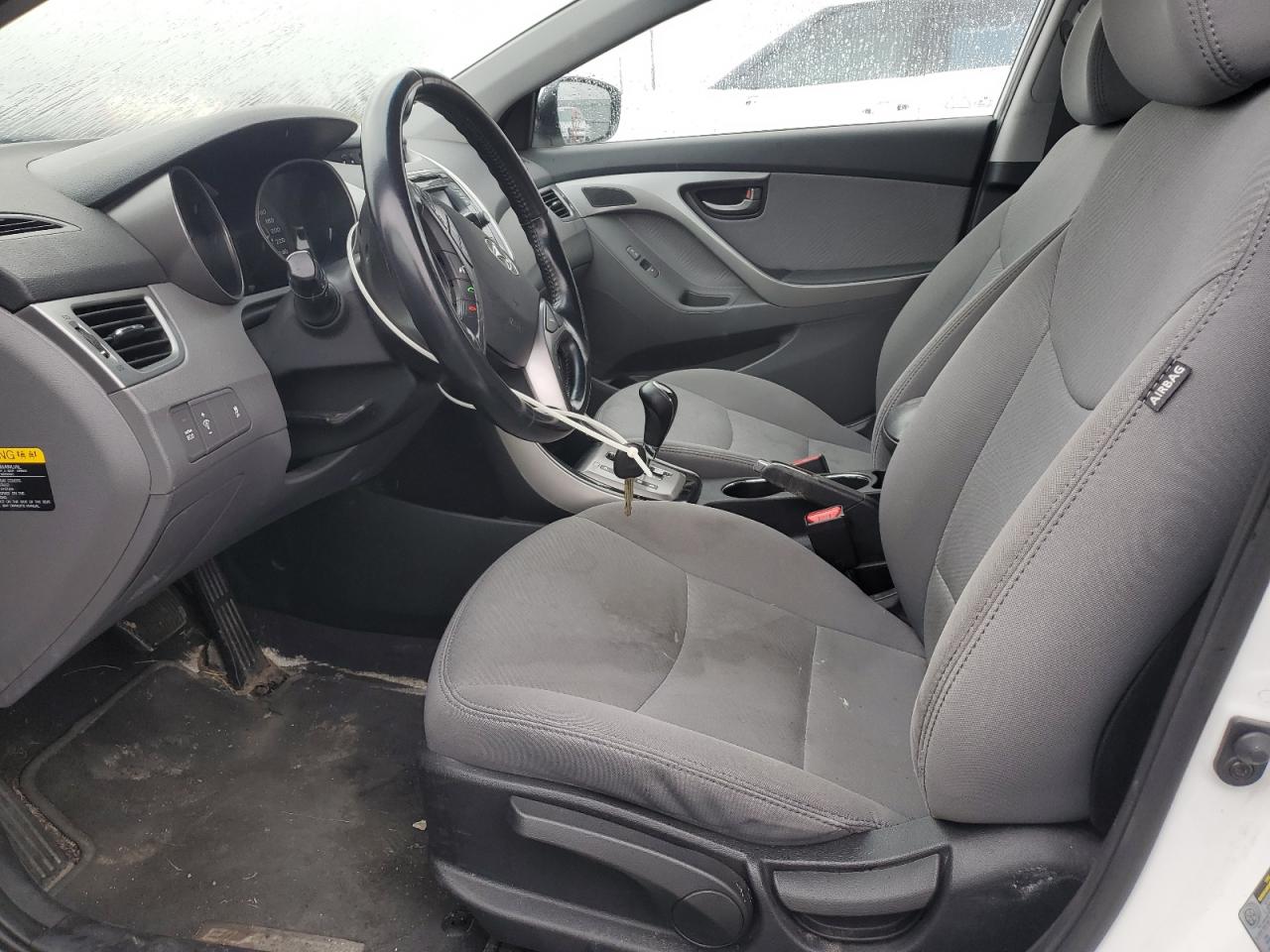2013 Hyundai Elantra - Image 7