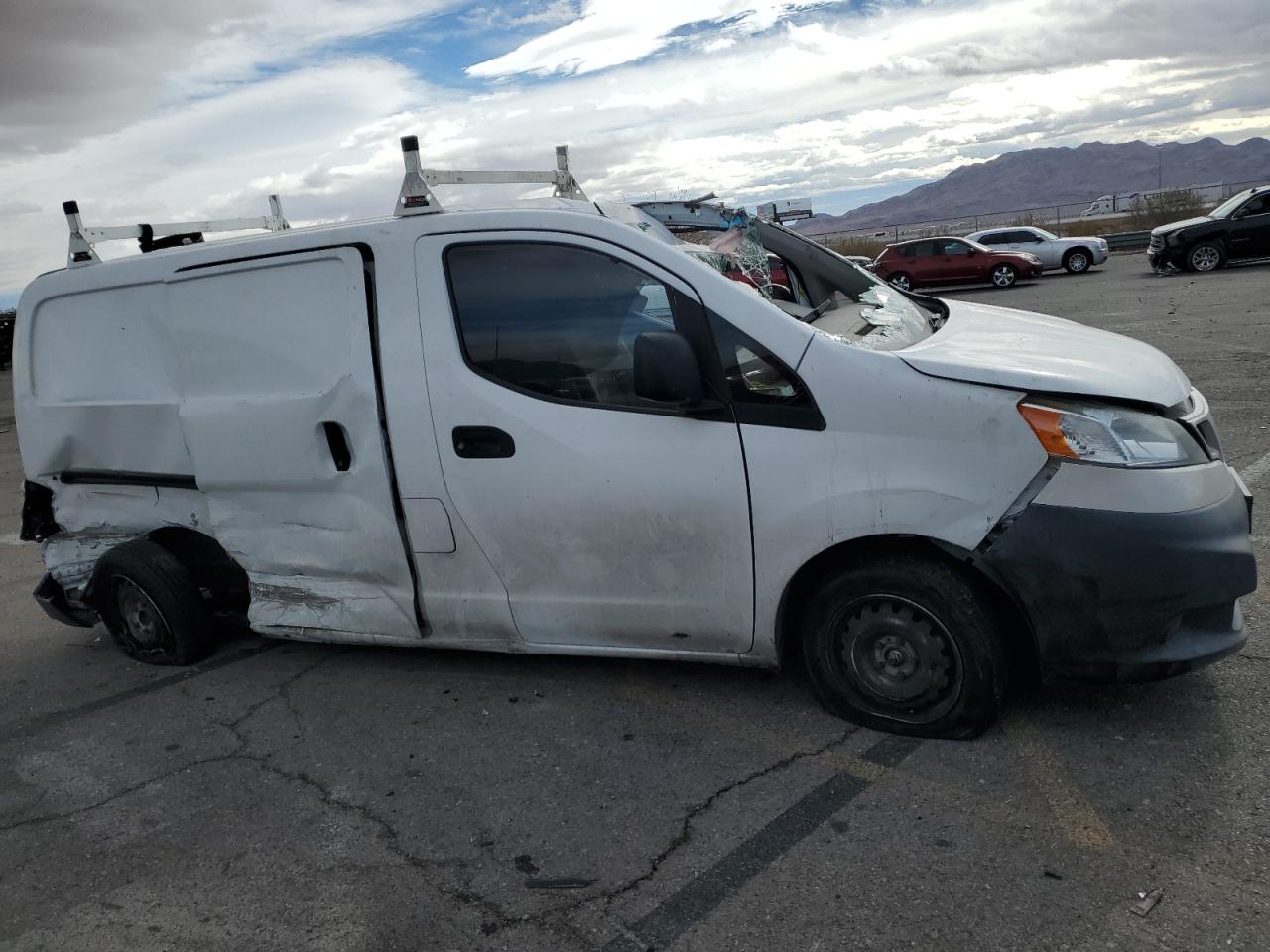 2016 Nissan NV - Image 4