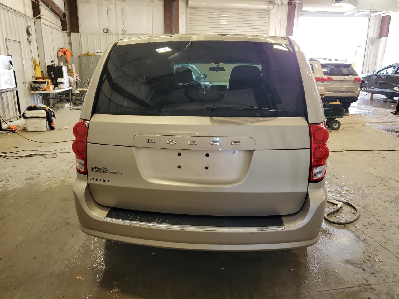2014 Dodge Caravan - Image 6