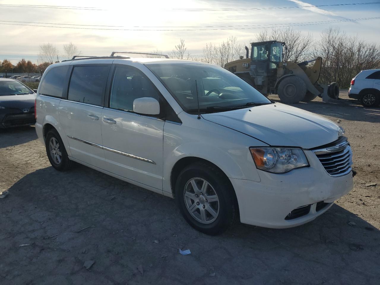 2013 Chrysler Town & Country - Image 4