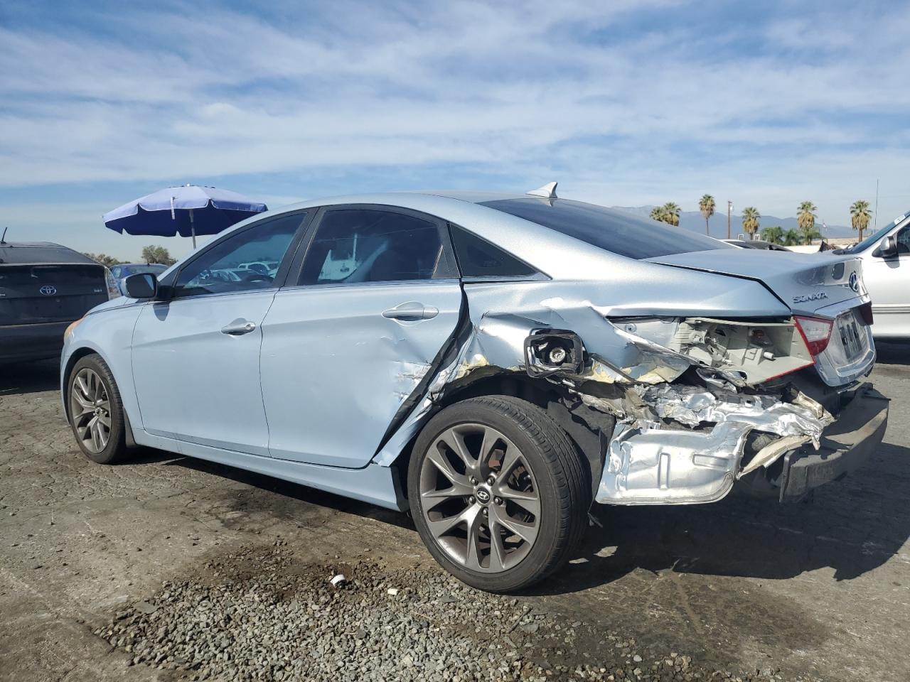 2011 Hyundai Sonata - Image 2