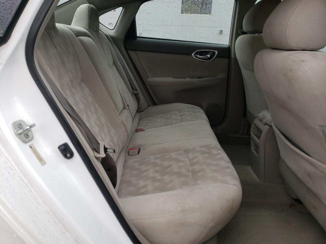 2013 Nissan Sentra - Image 10