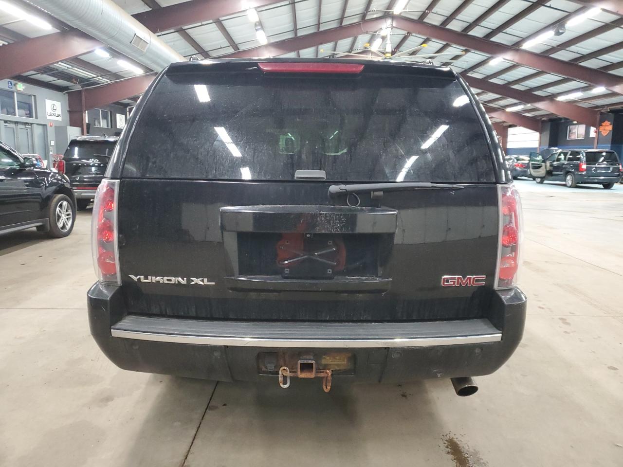 2013 GMC Yukon - Image 6