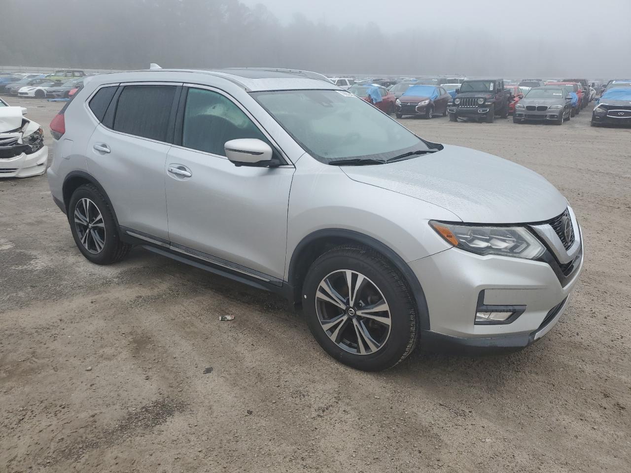 2018 Nissan Rogue - Image 4