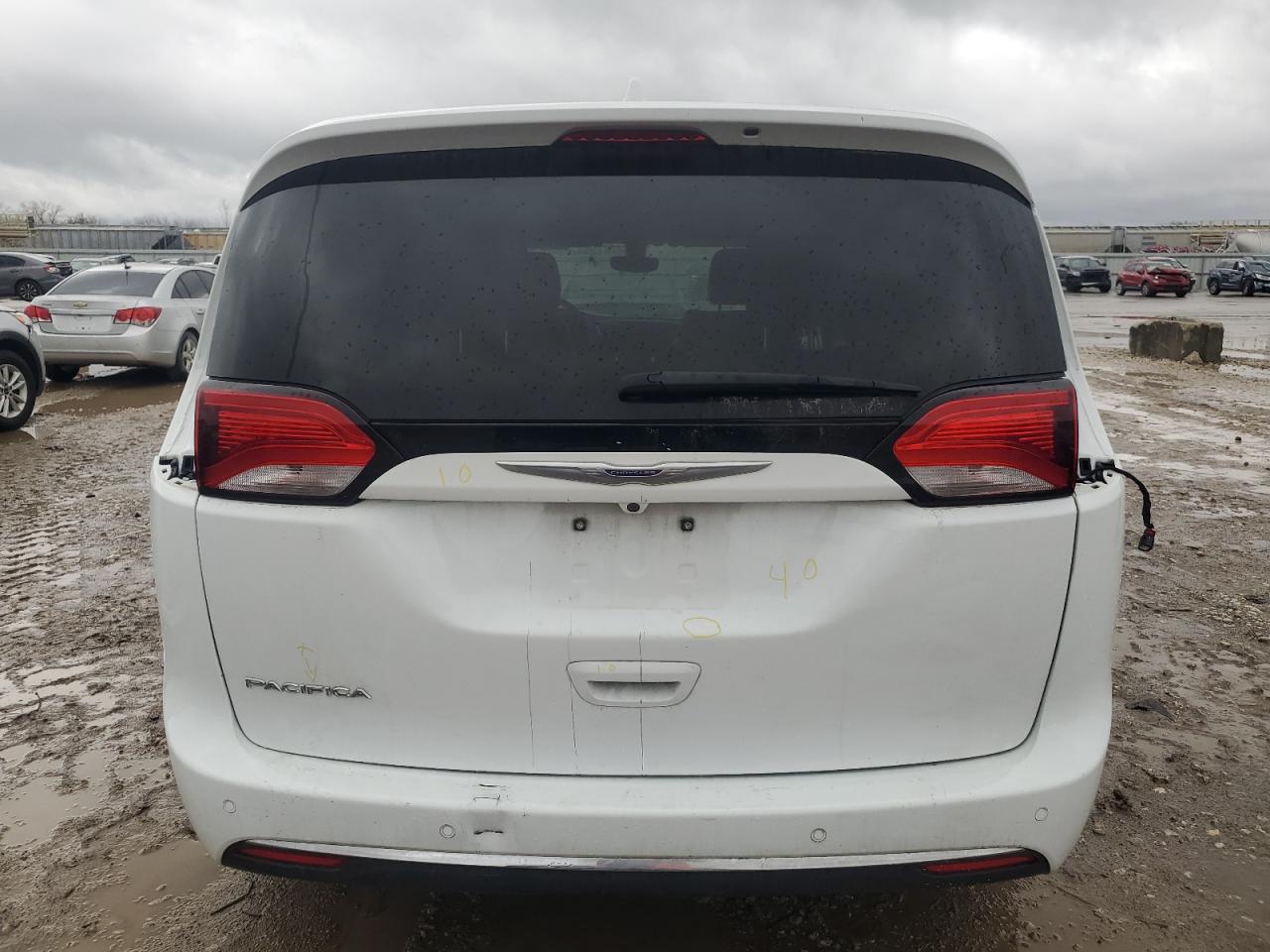 2019 Chrysler Pacifica - Image 6