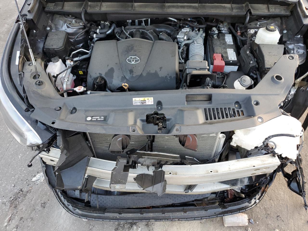 2022 Toyota Highlander - Image 12