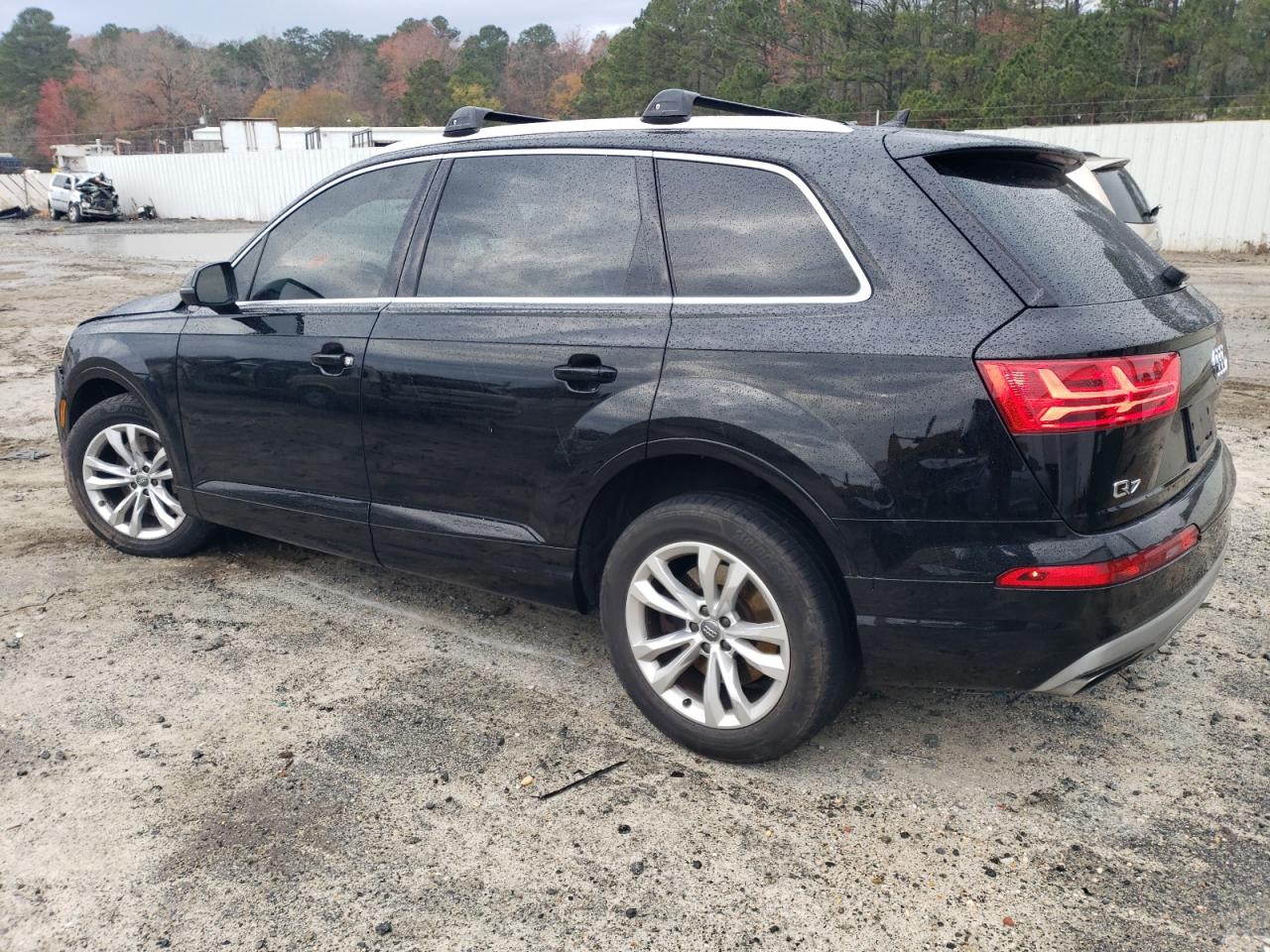 2017 Audi Q7 - Image 2