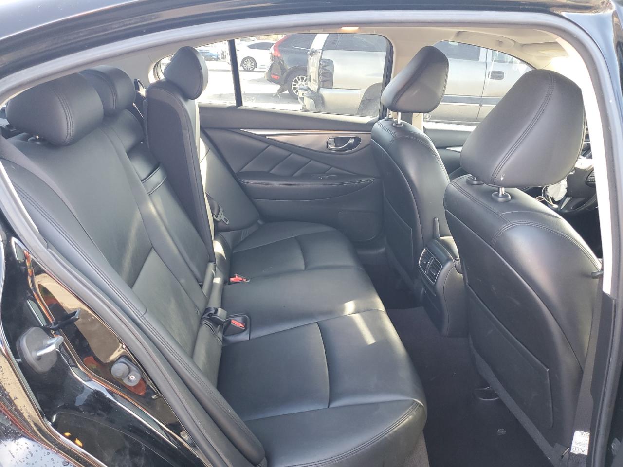 2015 Infiniti Q50 - Image 10