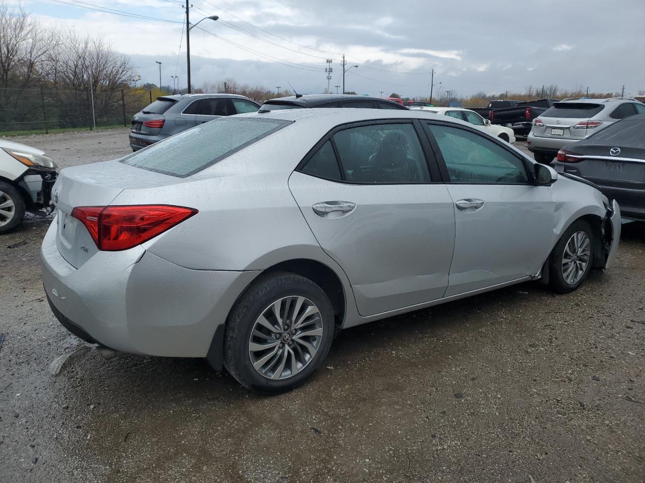 VIN 2T1BURHE5JC007759 2018 TOYOTA COROLLA no.3