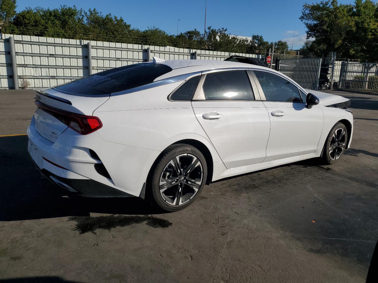 2024 Kia K5 - Image 3
