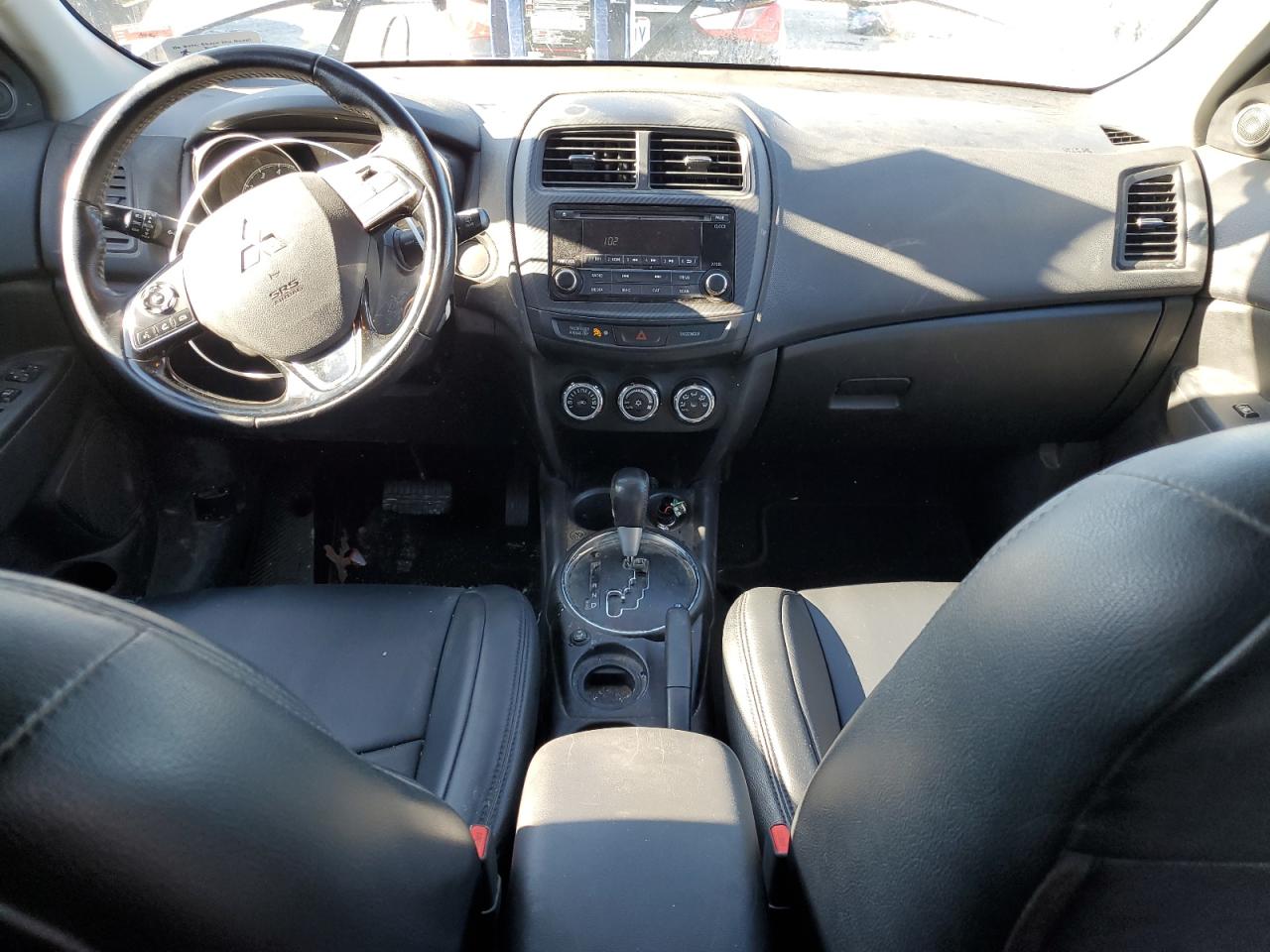 2017 Mitsubishi Outlander - Image 8