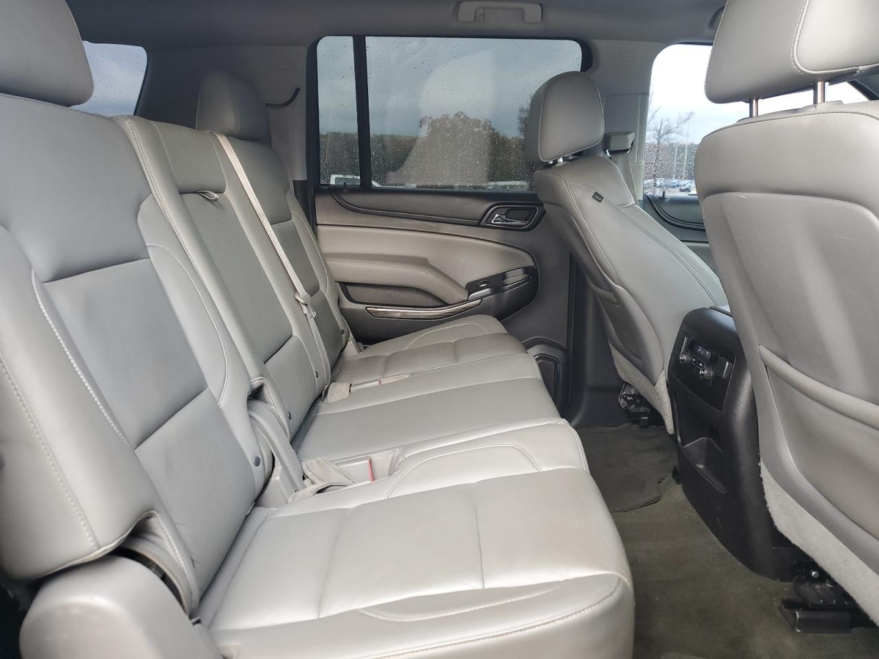 2015 Chevrolet Suburban - Image 11