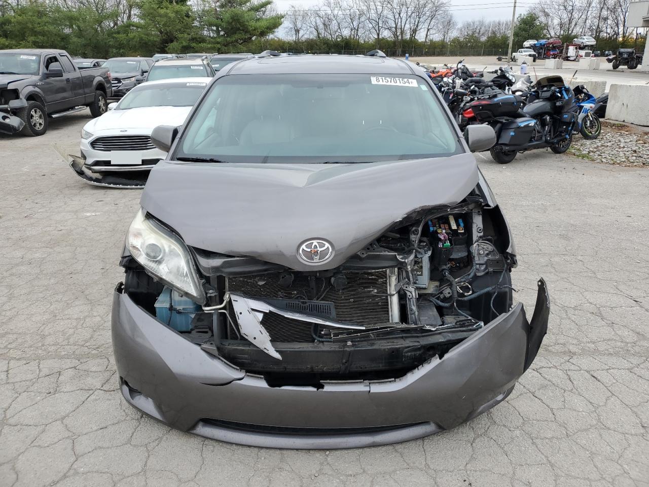 VIN 5TDYK3DC0GS714463 2016 TOYOTA All Models no.5