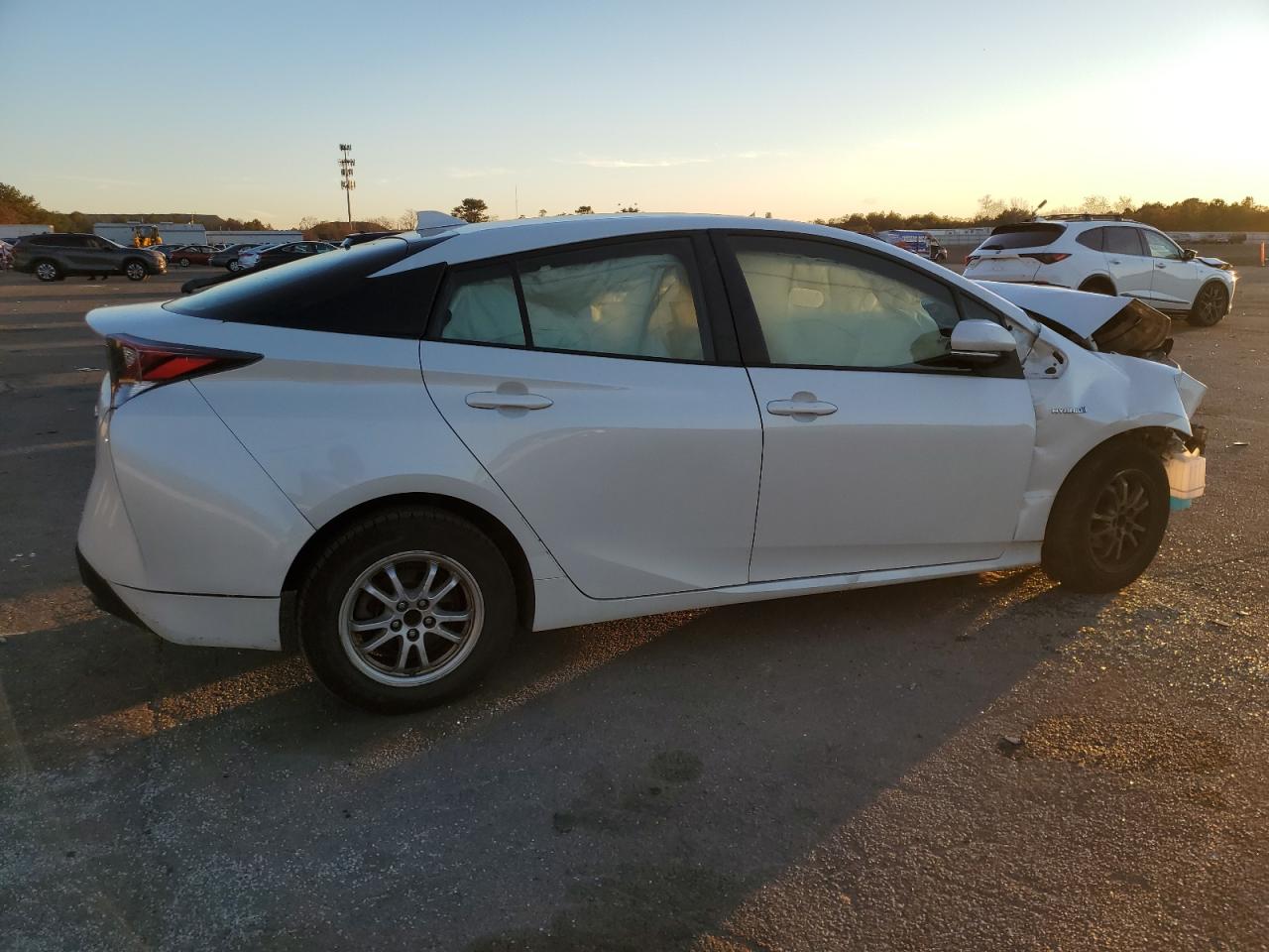 VIN JTDKBRFU4G3005843 2016 TOYOTA PRIUS no.3