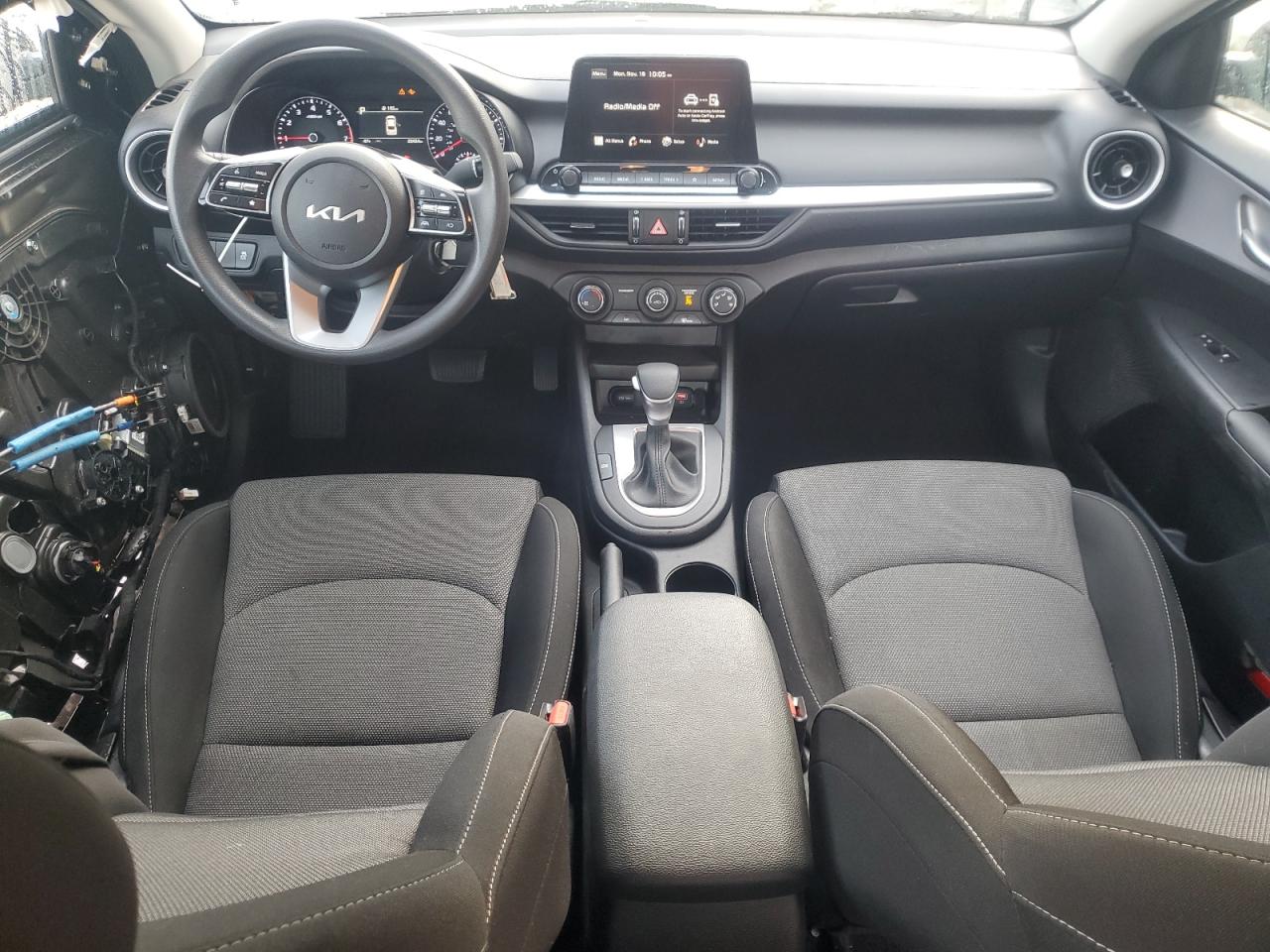 2024 Kia Forte - Image 8