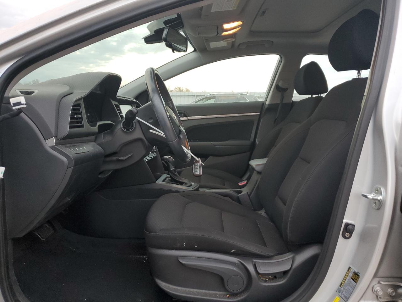 2019 Hyundai Elantra - Image 7
