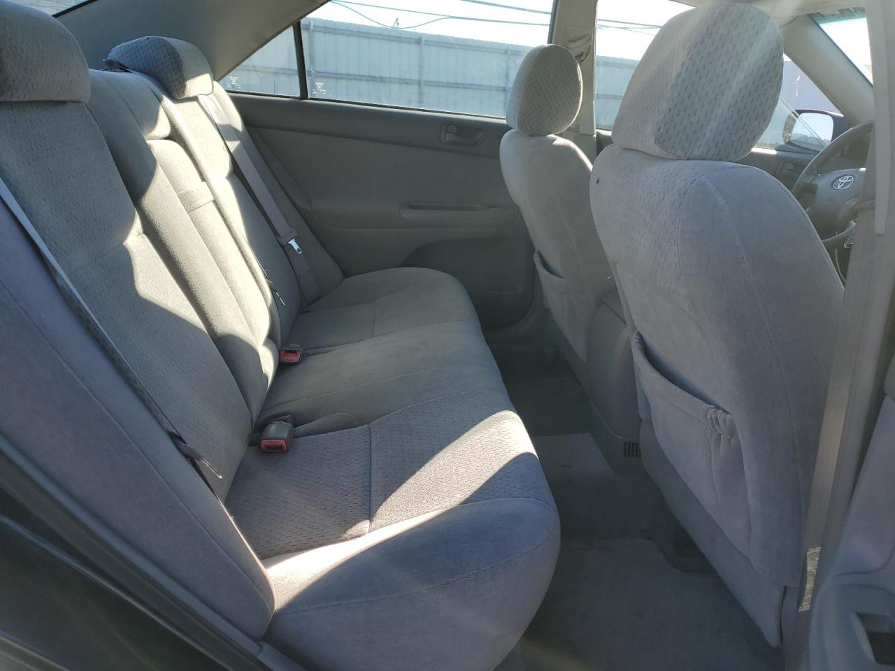 2004 Toyota Camry - Image 10