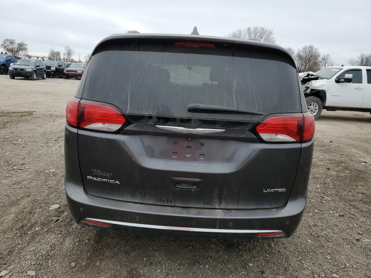 2017 Chrysler Pacifica - Image 6
