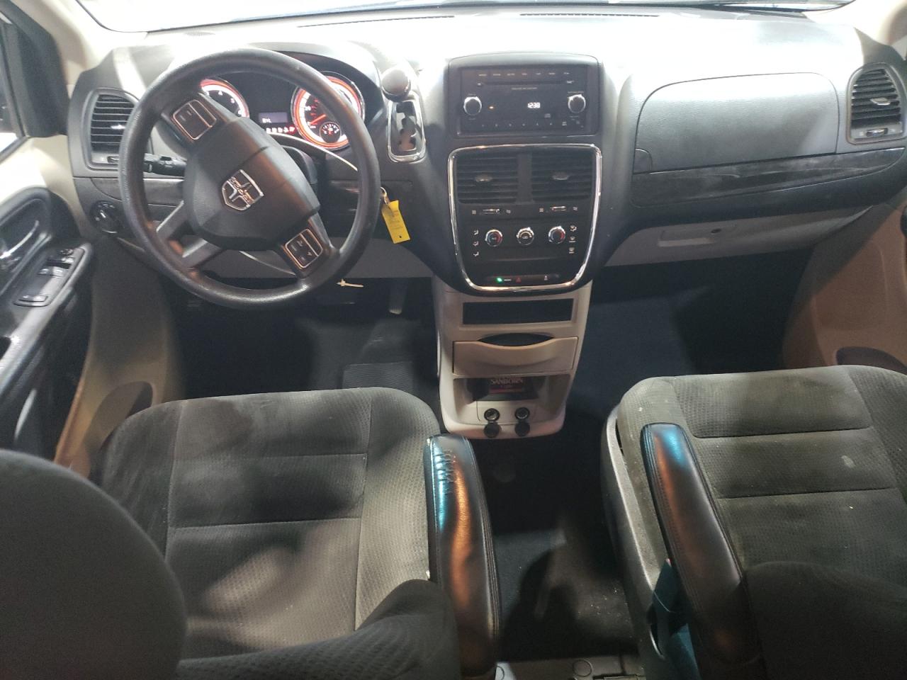 2016 Dodge Caravan - Image 8