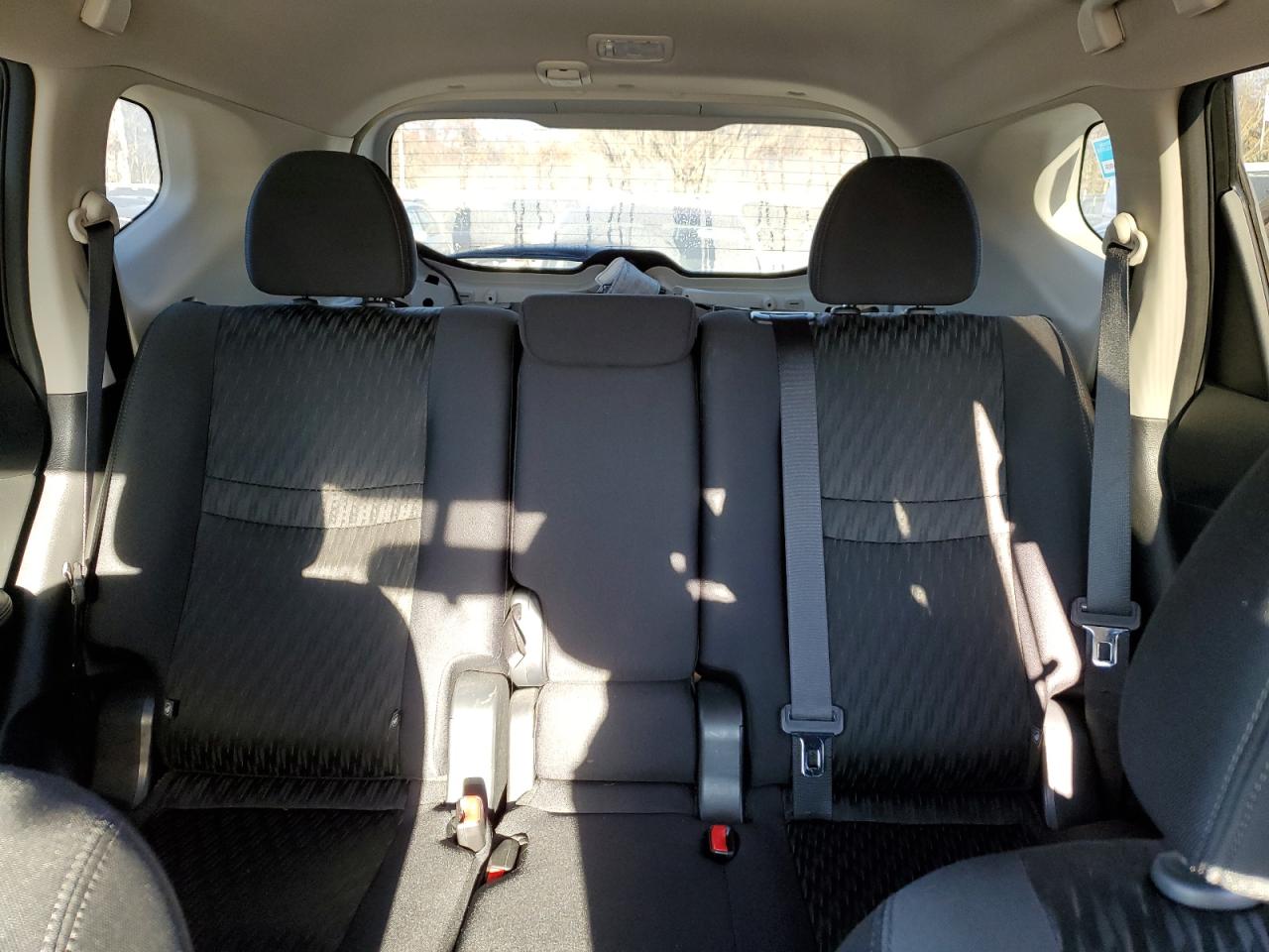 2018 Nissan Rogue - Image 10