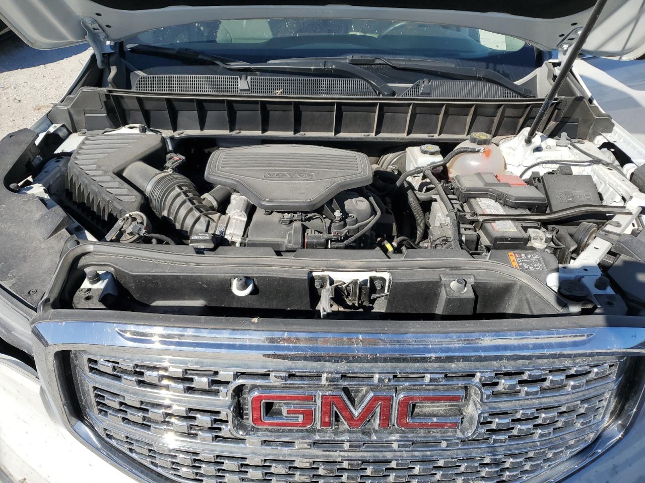 2019 GMC Acadia - Image 12