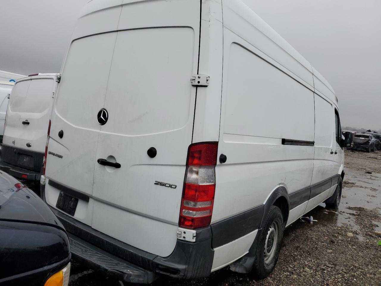 VIN WD3PE8CD4HP570920 2017 MERCEDES-BENZ SPRINTER no.3