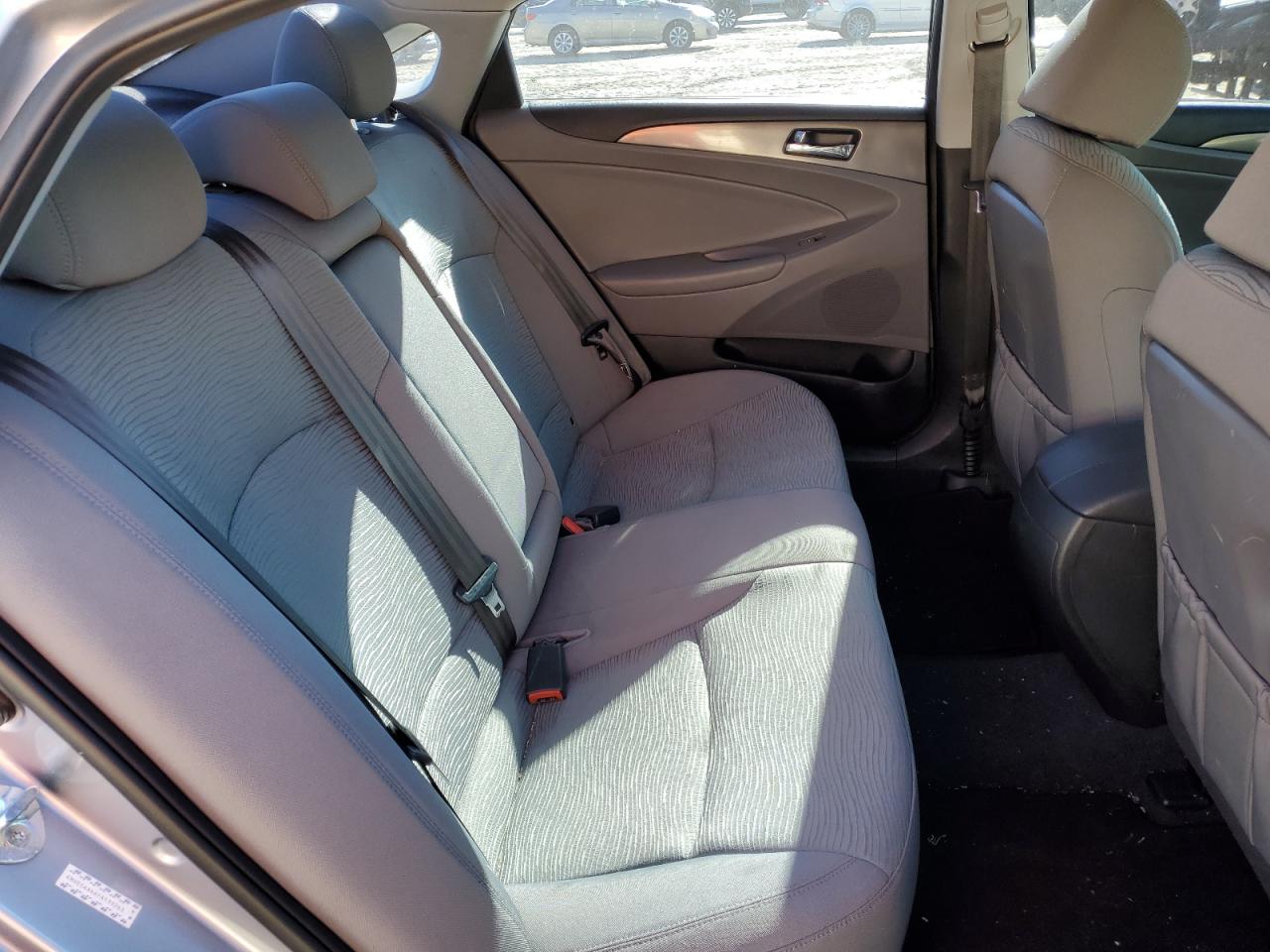 2015 Hyundai Sonata - Image 10