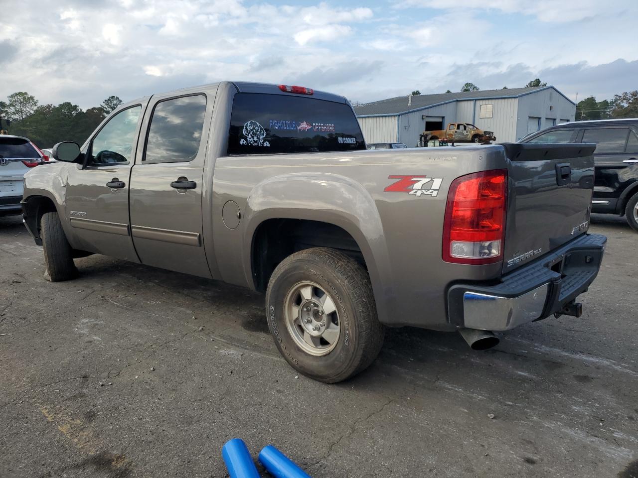 2013 GMC Sierra - Image 2