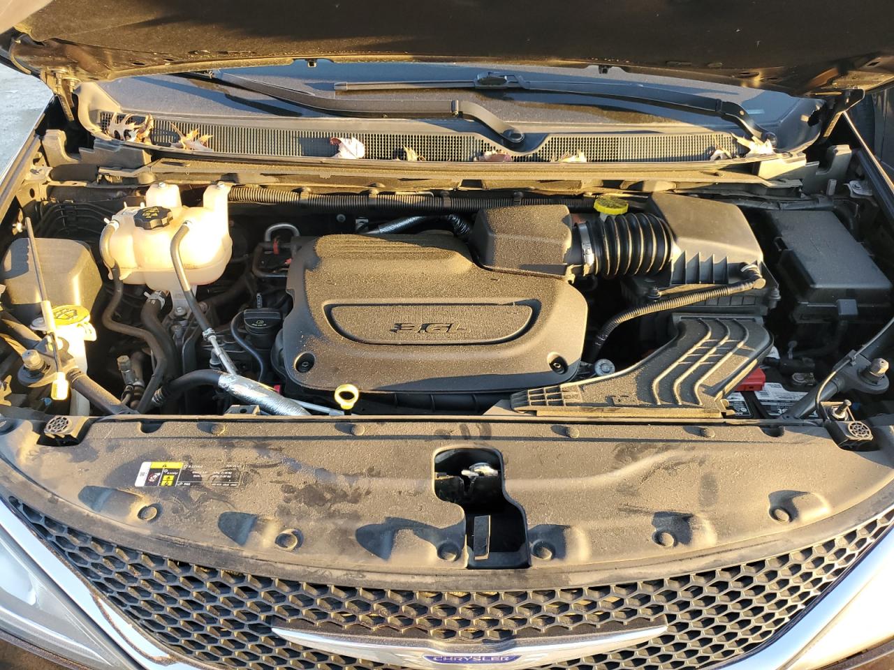 2019 Chrysler Pacifica - Image 12