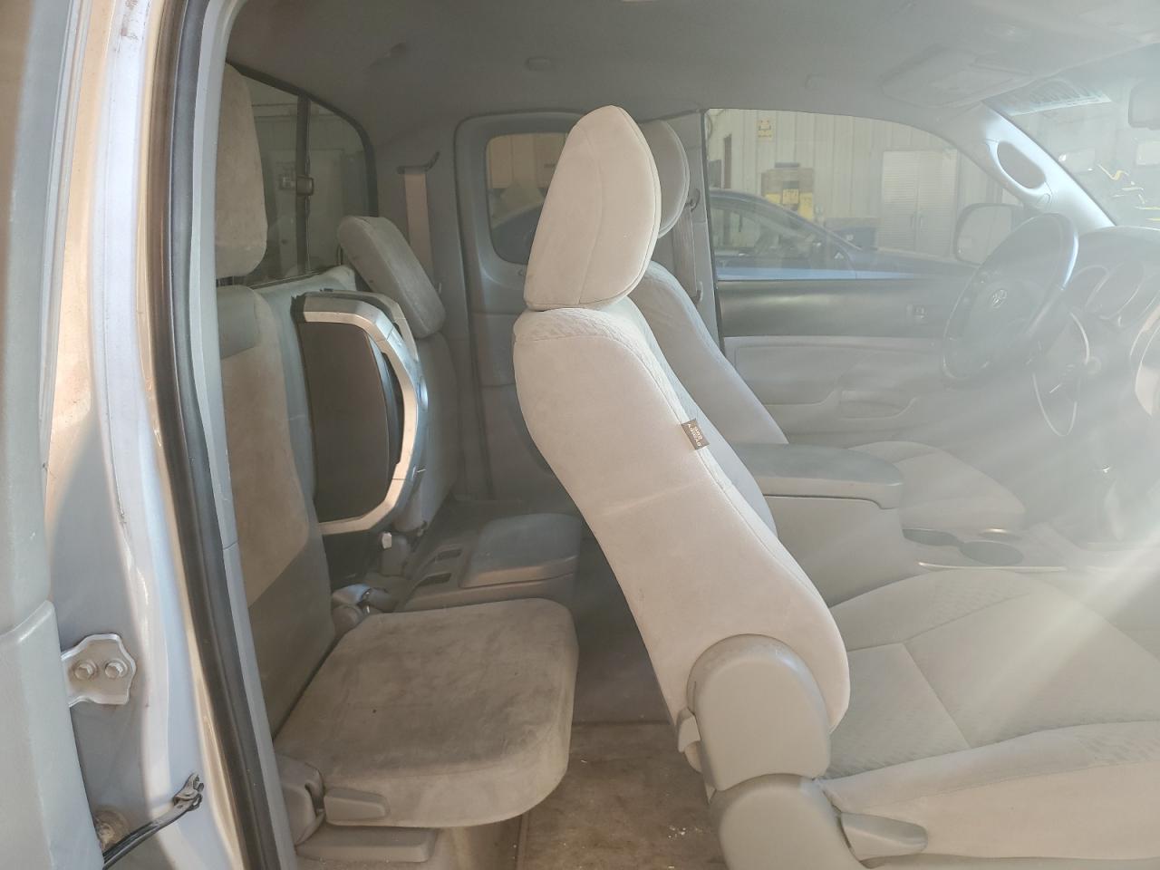 2009 Toyota Tacoma - Image 10