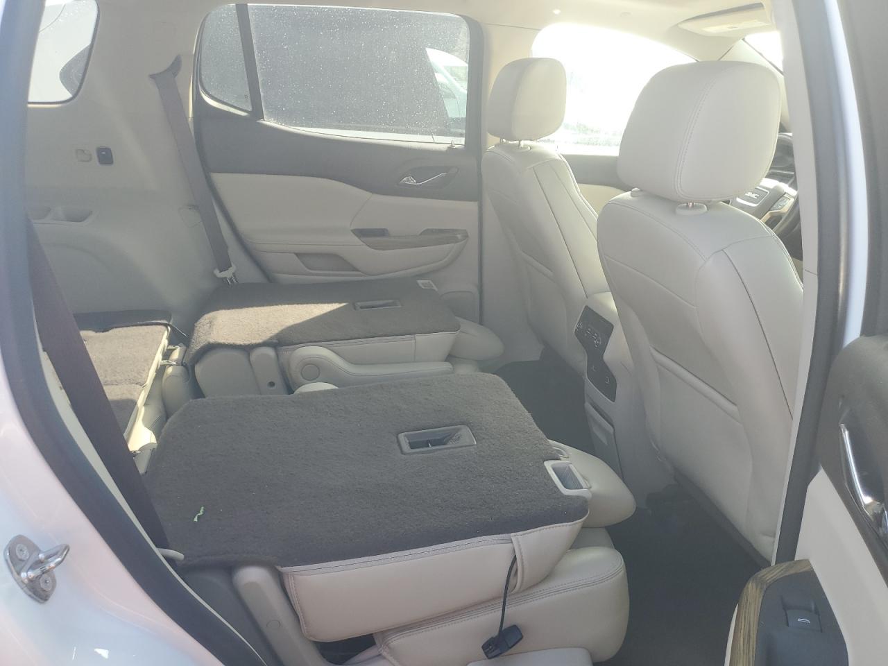2017 GMC Acadia - Image 11