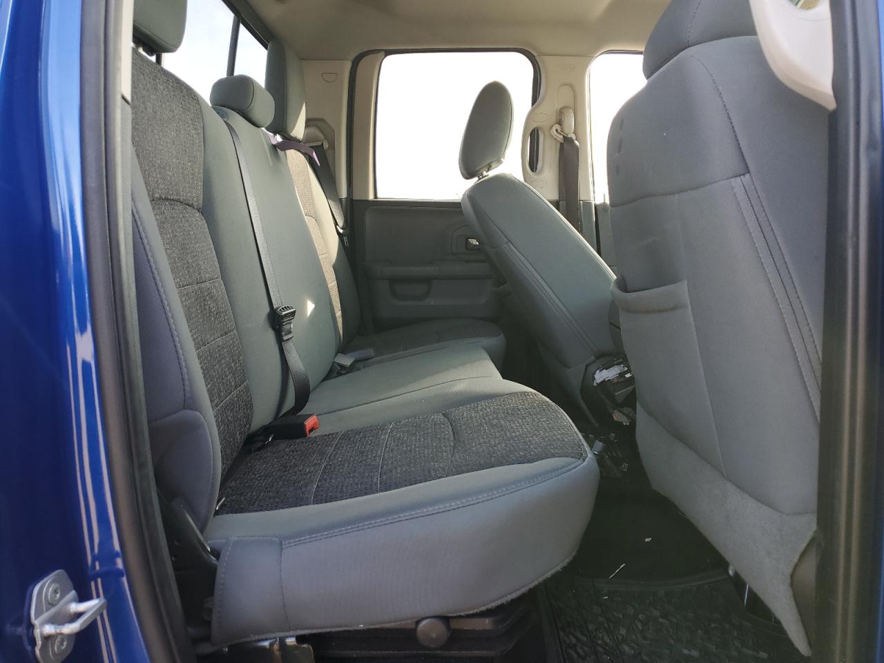 2015 RAM 1500 - Image 10