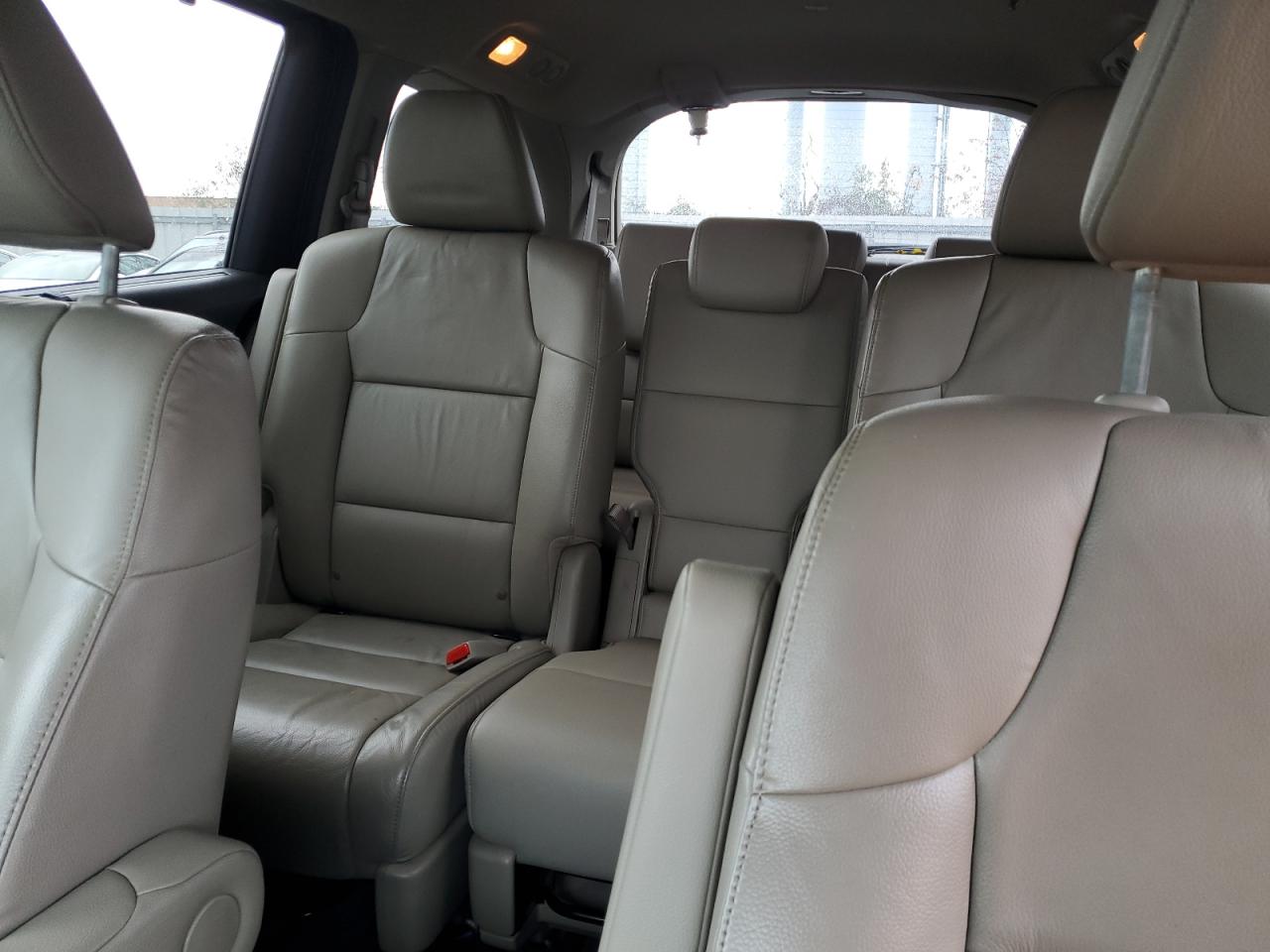 2012 Honda Odyssey - Image 10