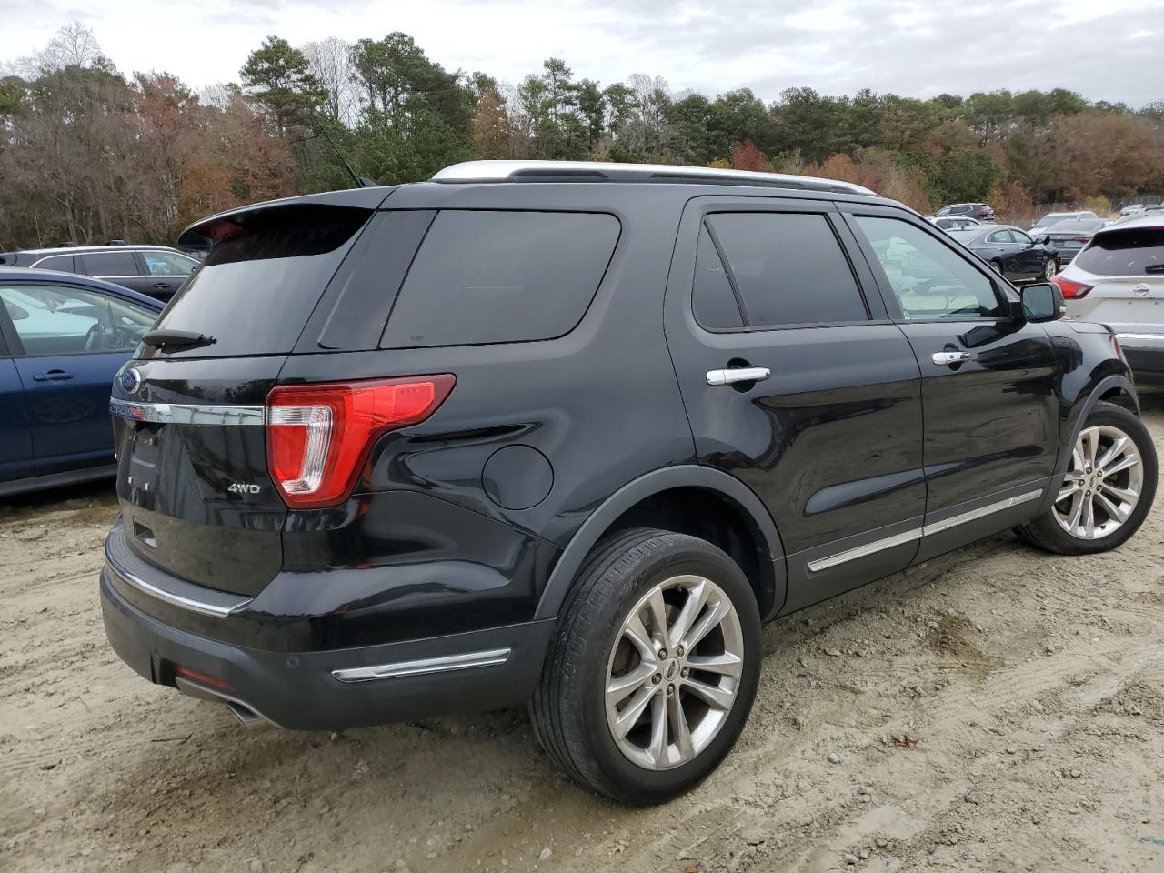 2019 Ford Explorer - Image 3