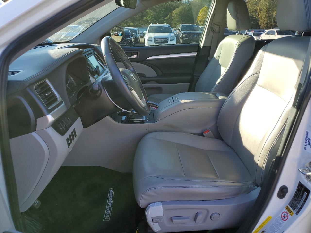 2019 Toyota Highlander - Image 7