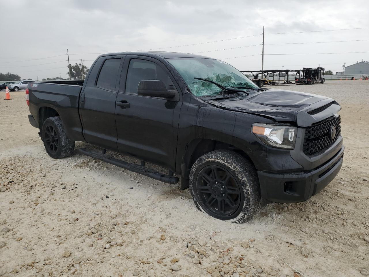 VIN 5TFRM5F1XKX139958 2019 TOYOTA TUNDRA no.4