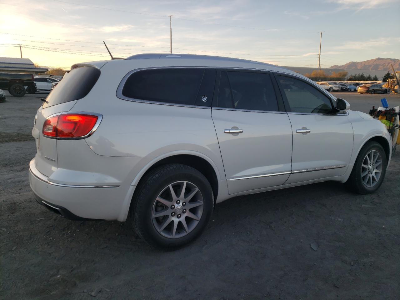 VIN 5GAKRBKD2GJ160042 2016 BUICK ENCLAVE no.3