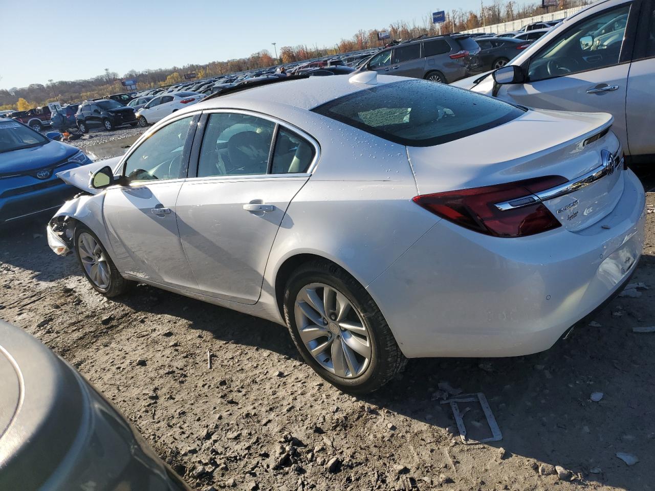 2017 Buick Regal - Image 2