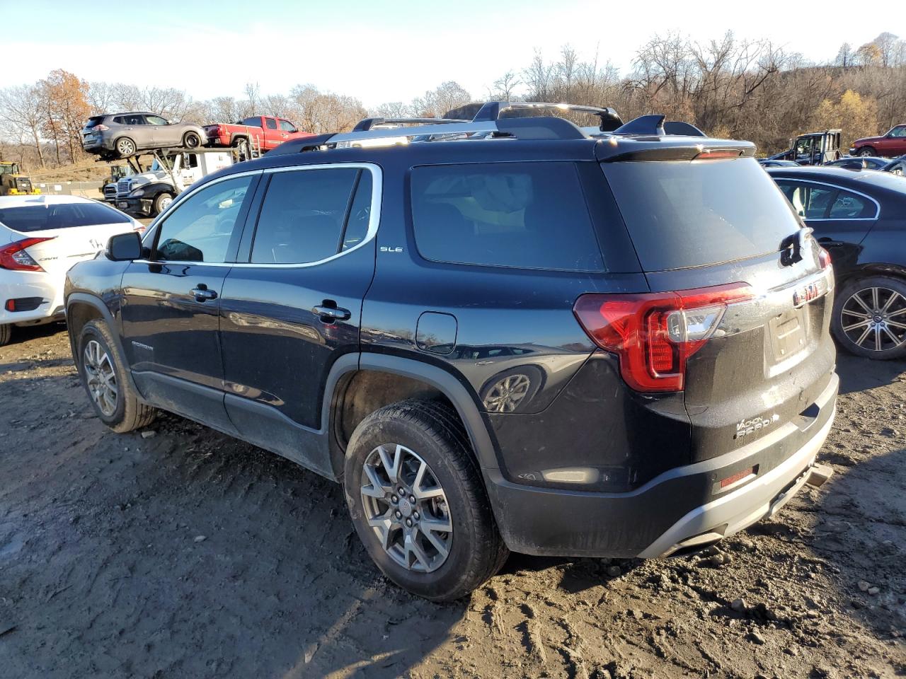 2022 GMC Acadia - Image 2