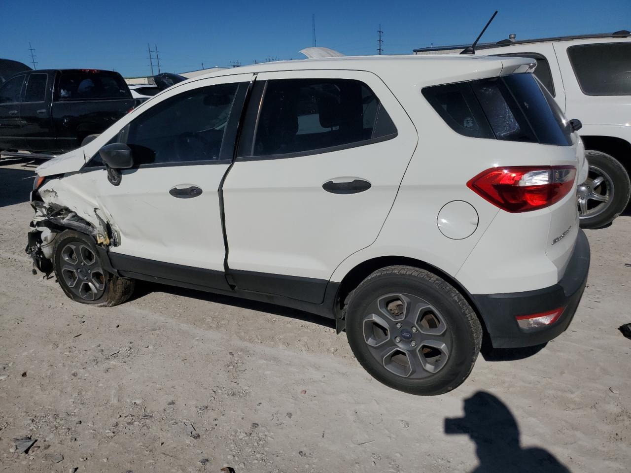 VIN MAJ3P1RE1JC214742 2018 FORD ECOSPORT no.2