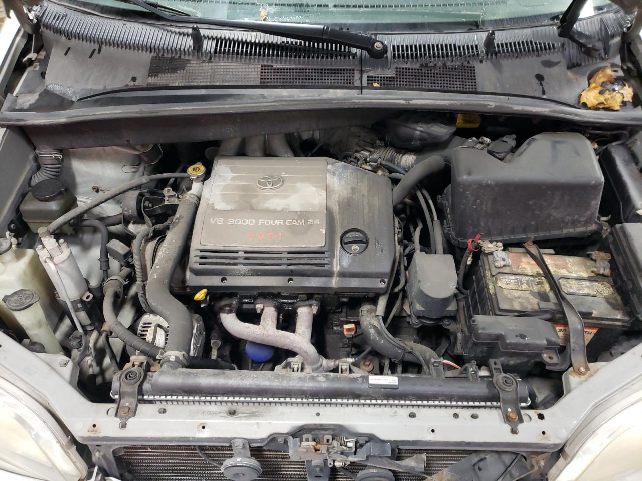 2003 Toyota Sienna - Image 12