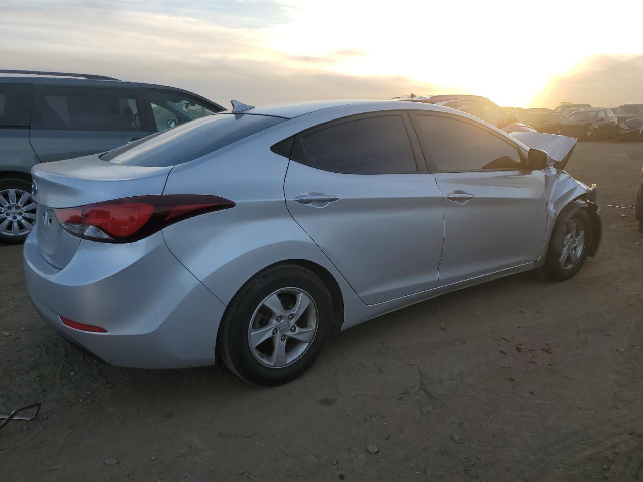 VIN KMHDH4AE2FU266340 2015 HYUNDAI ELANTRA no.3