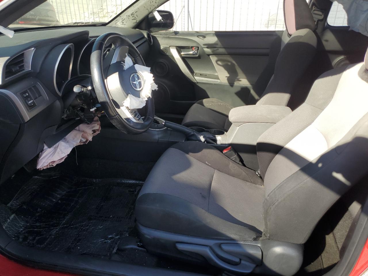 2016 Scion tC - Image 7