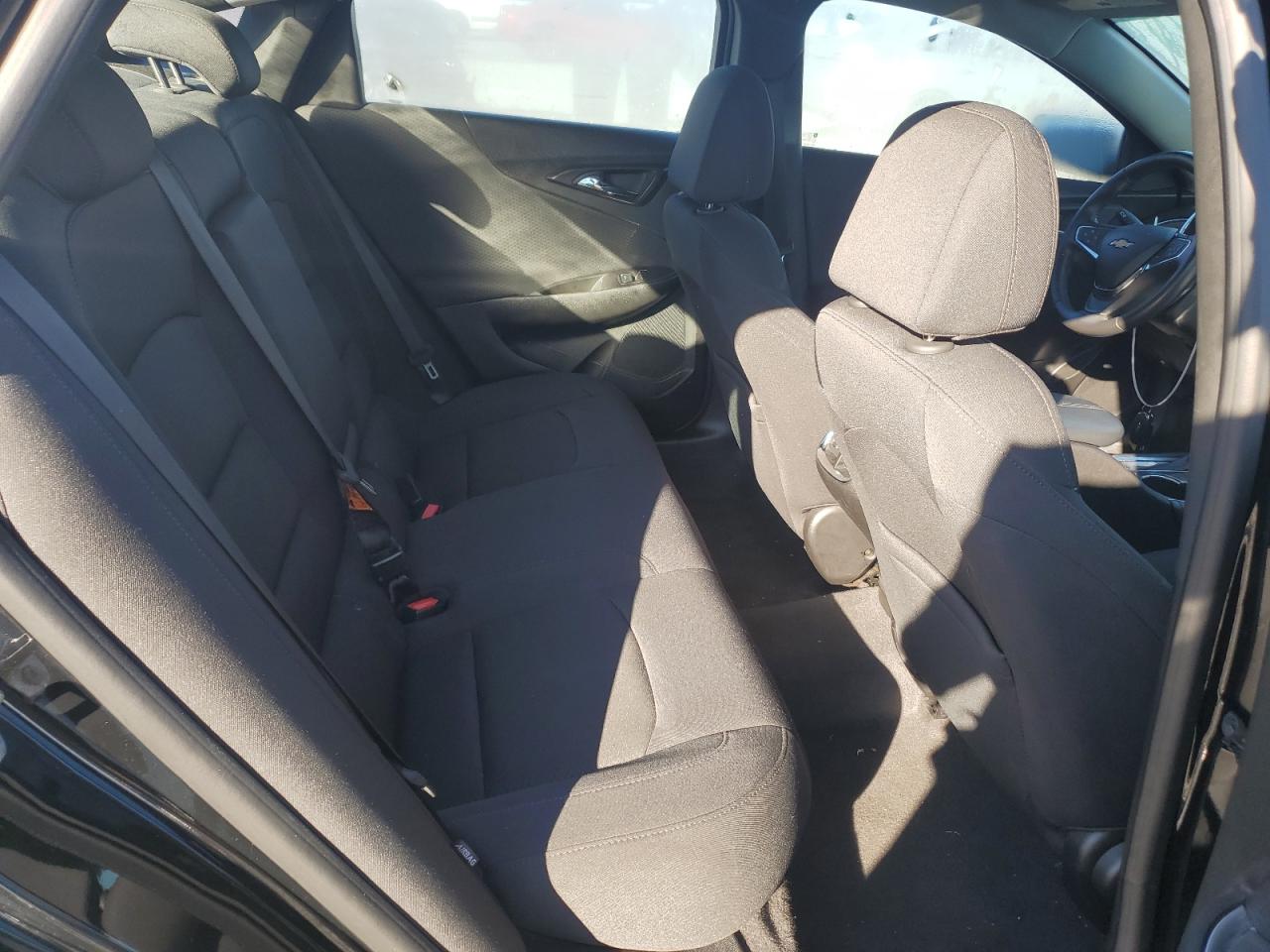 2016 Chevrolet Malibu - Image 11