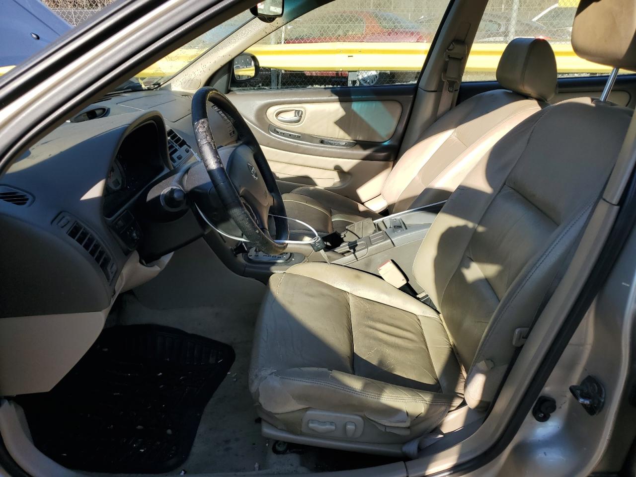 2002 Nissan Maxima - Image 7