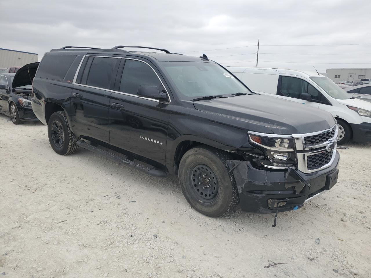 2017 Chevrolet Suburban - Image 4