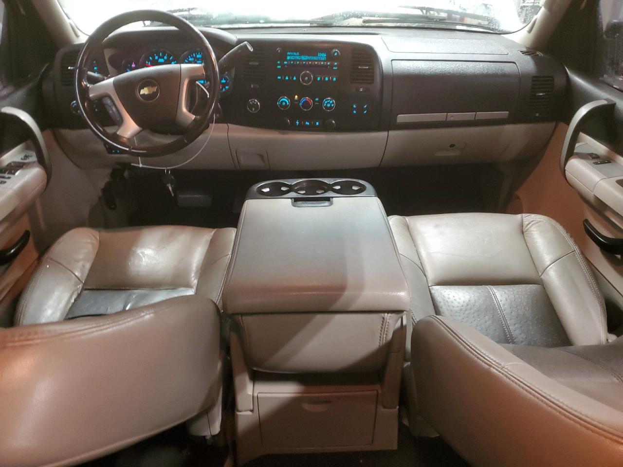 2009 Chevrolet Silverado - Image 8