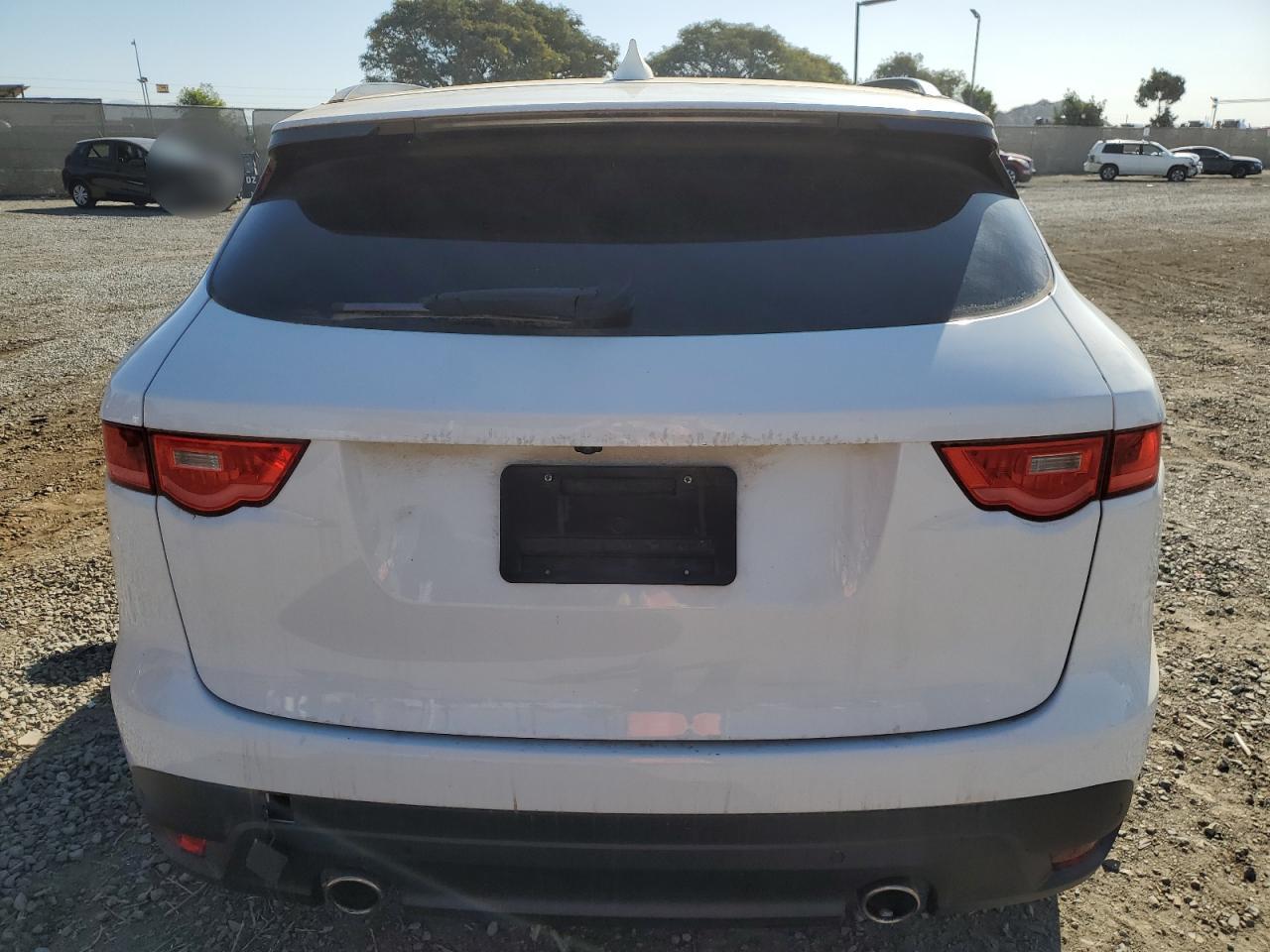 2017 Jaguar F-Pace - Image 6